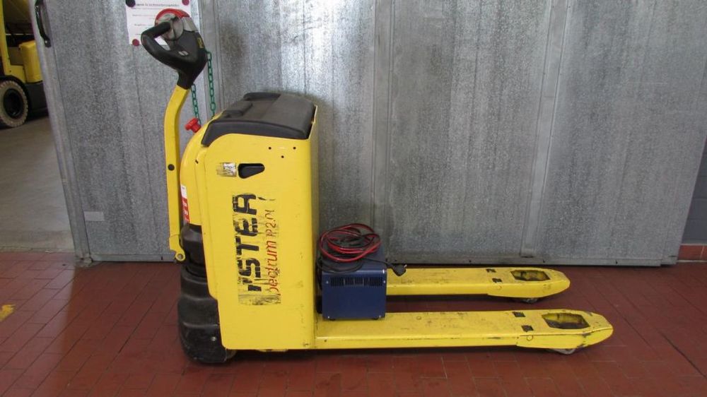 Hyster electric pallet truck 2,0 tons capacity used